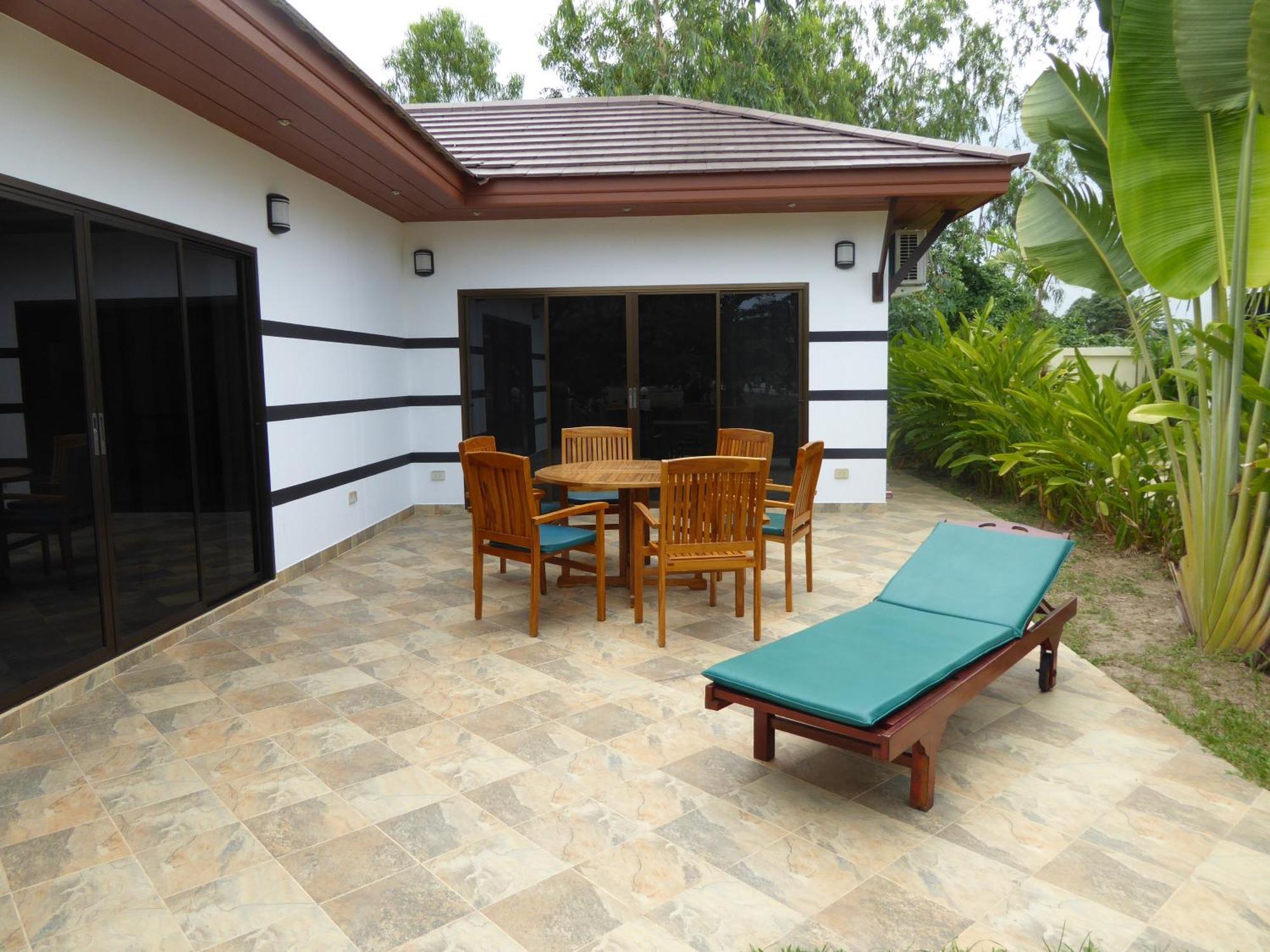 Tropicana Beach Villa At Vip Resort Ban Phe Bilik gambar